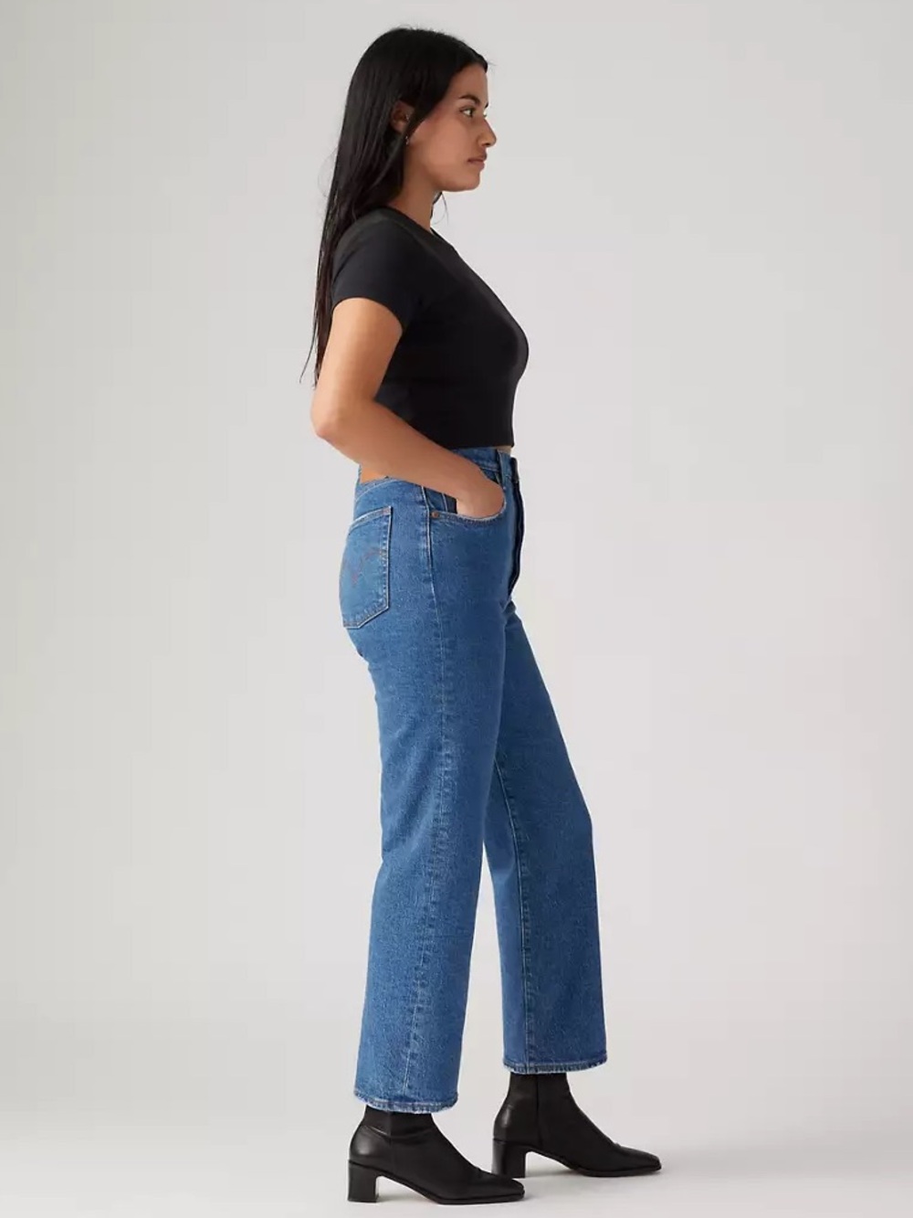 Levi’s Ribcage Straight Ankle High-Rise Jeans in Blue